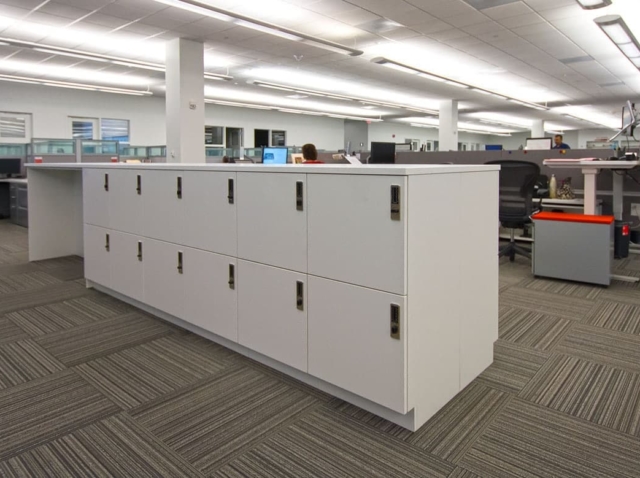 Workplace Laminate workbar with lockers