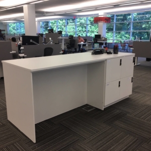 Collaboration Station with Lockers - Work Bar