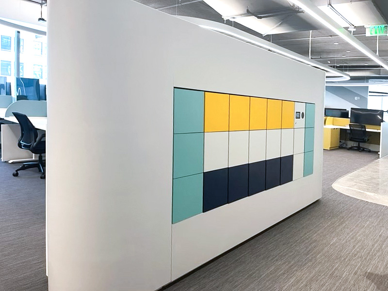 HAMILTON smart lockers in a modern hybrid office environment