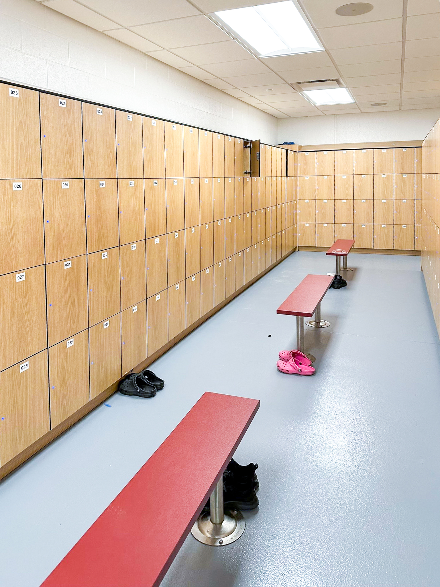 Phenolic compact laminate locker installation — Albanese